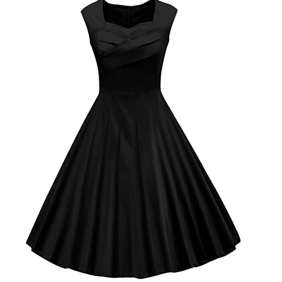 Dresses & Skirts - Black vintage style dress